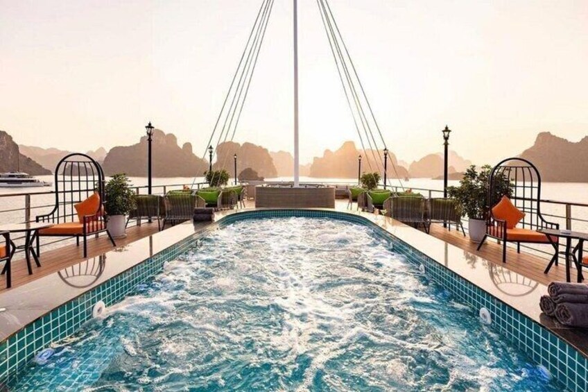 Aurora Day Cruise Luxury in Ha Long Bay 4