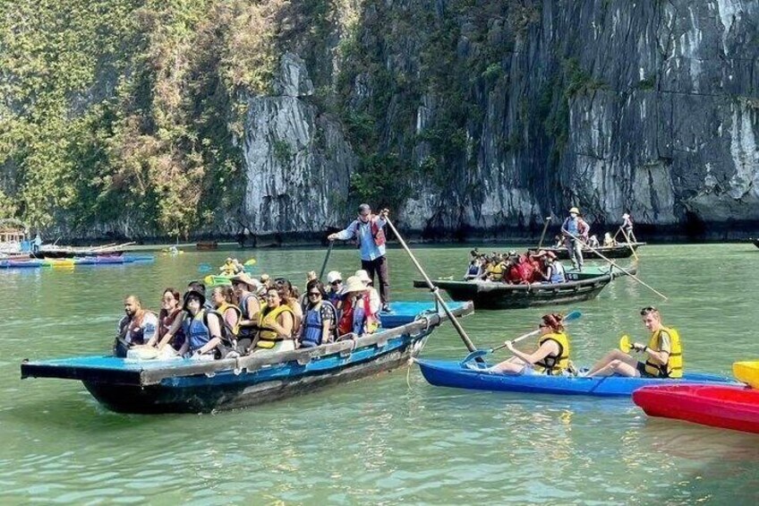 Aurora Day Cruise Luxury in Ha Long Bay 2