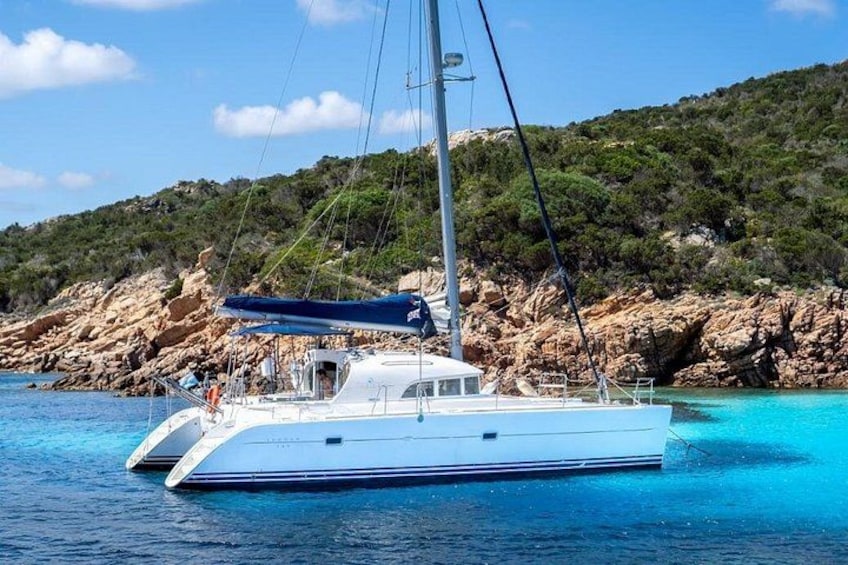 Tour Arcipelago Maddalena da Cannigione - Catamarano Sport 1 3