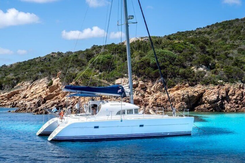 Tour Arcipelago Maddalena da Cannigione - Catamarano Sport 1 3