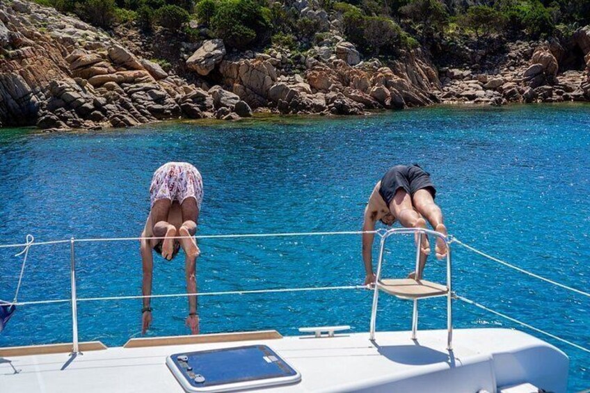 Tour Arcipelago Maddalena da Cannigione - Catamarano Sport 1 3