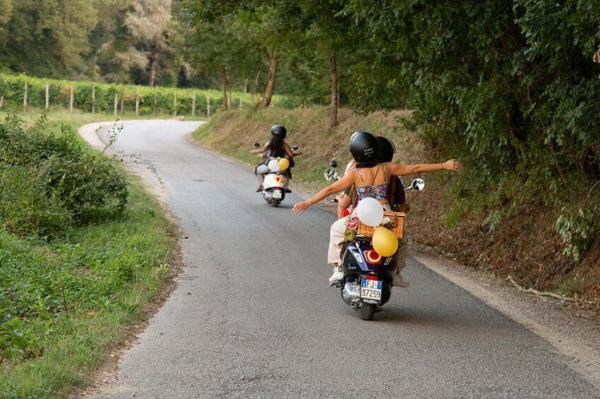 Vespa Tour in Spello and Assisi with Pic Nic or Lunch 5