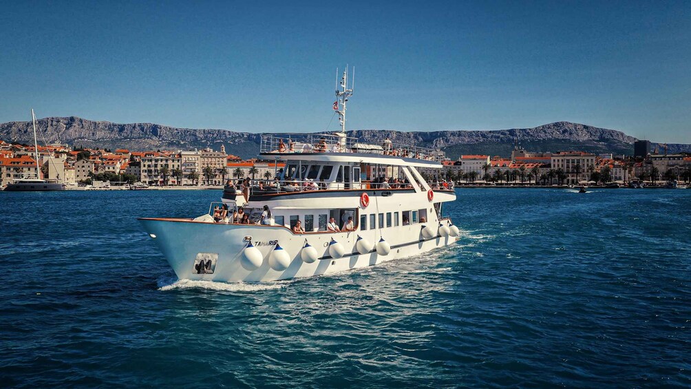 Split: Blue Lagoon & 3 islands - lunch, drinks & snorkeling 1