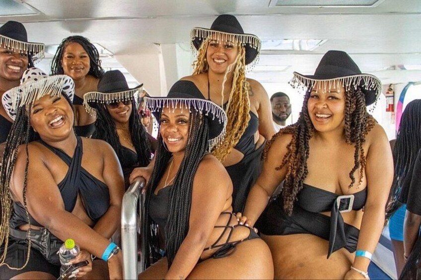 Official Yacht Celebration: Hip Hop & R&B — Open Bar Experience 3