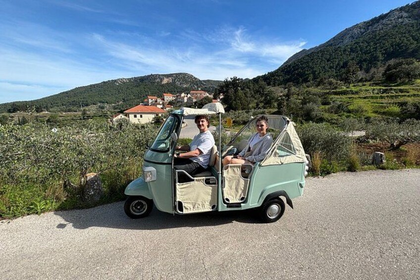 Stari Grad Private Tuk Tuk Tour with Wine Tasting 1