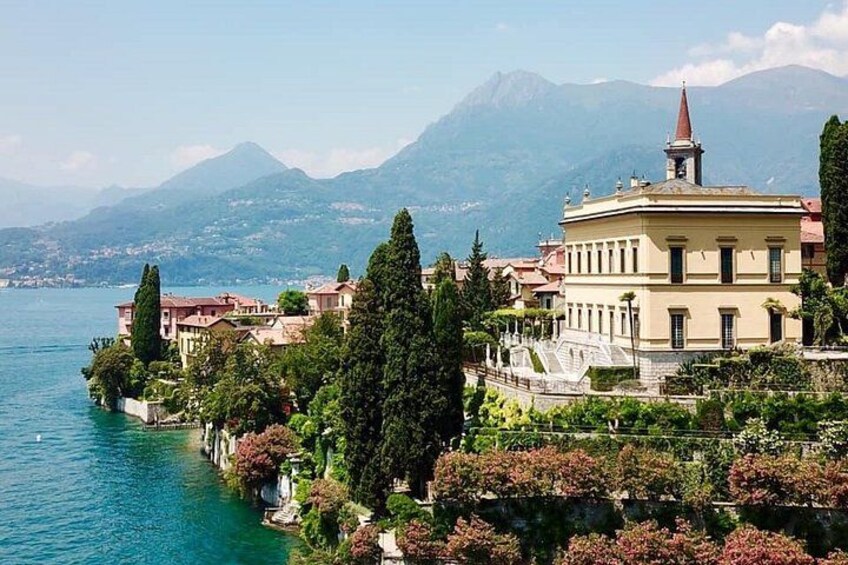 Entrance to the gardens of Villa Cipressi in Varenna on Lake Como 1