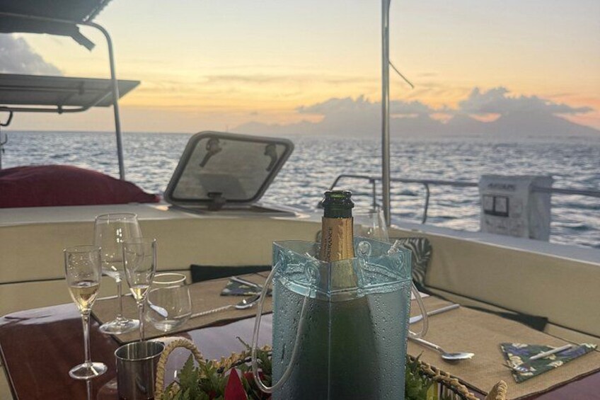 Papeete Night Prestige in Catamaran Premium 2