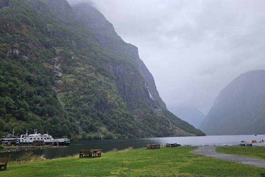Small Group Nærøyfjord Cruise, Vikings and Flåm Railway Day Tour 2
