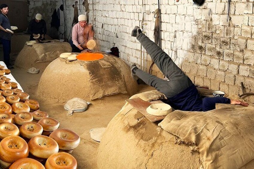 Bake Legendary Samarkand Bread in Tandir 2