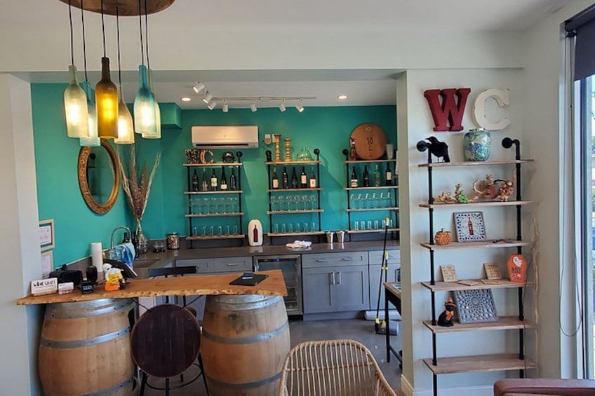 Wine Tasting and Craft Experience in Laguna Beach 3