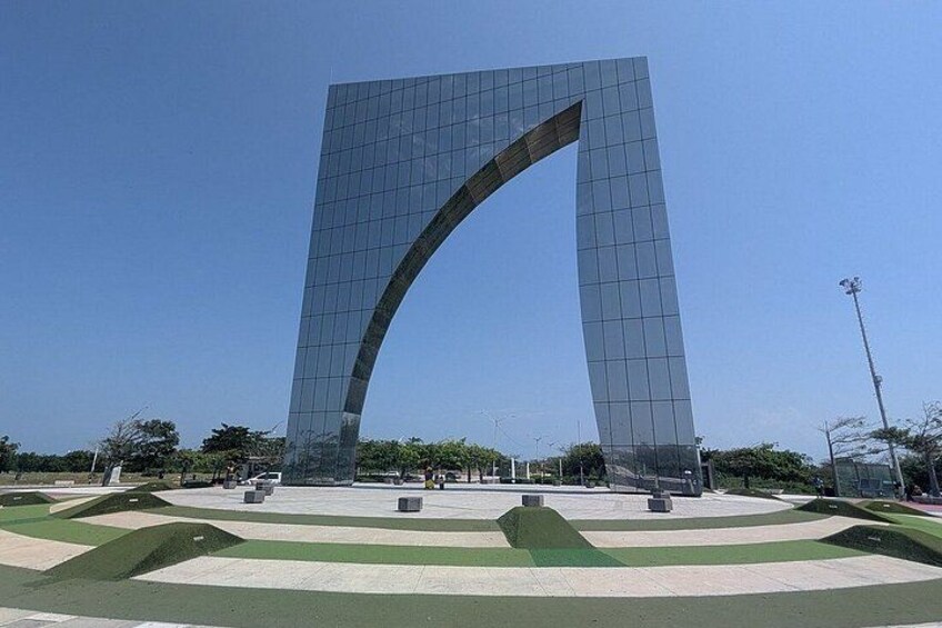 Barranquilla Monumental Culture and Beach 3