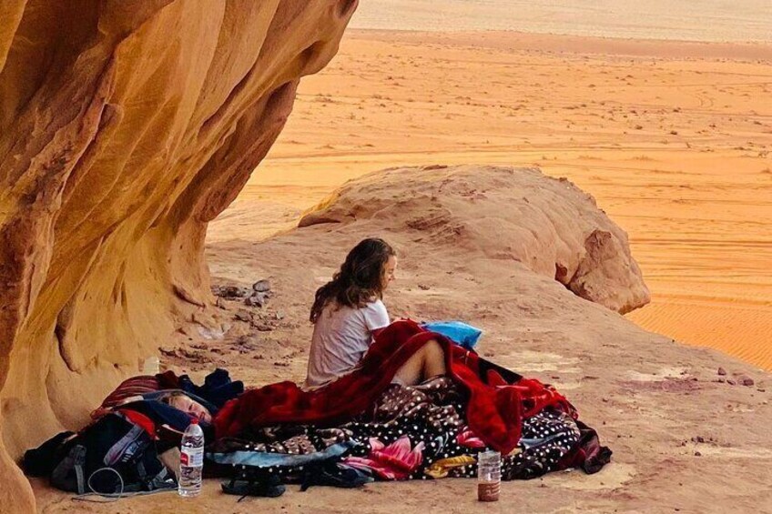 Wadi Rum Full Day Jeep Tour - Stargazing Overnight in a Cave - Traditional Food