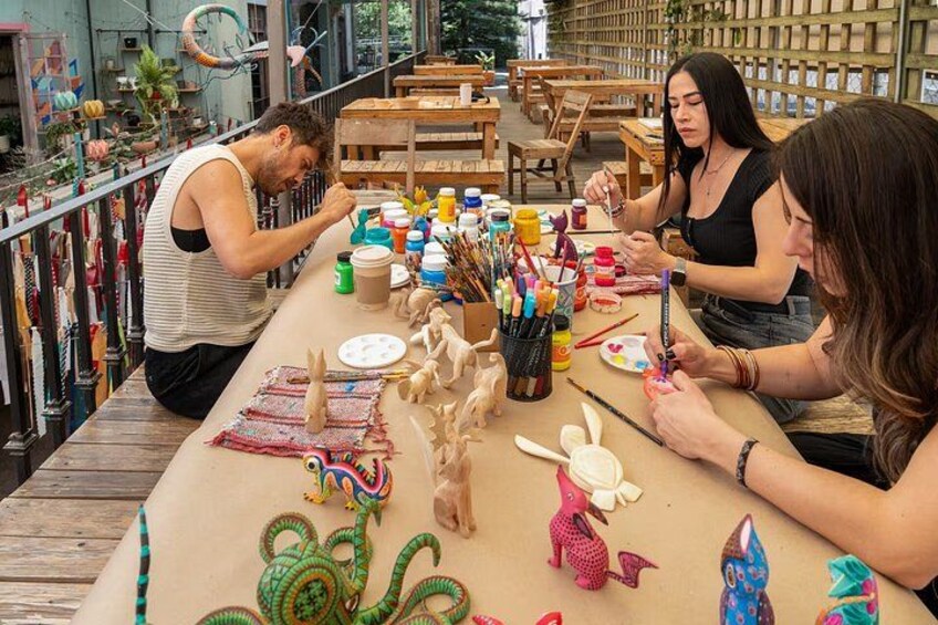 Paint an Iconic Alebrije with a Master Artist 1
