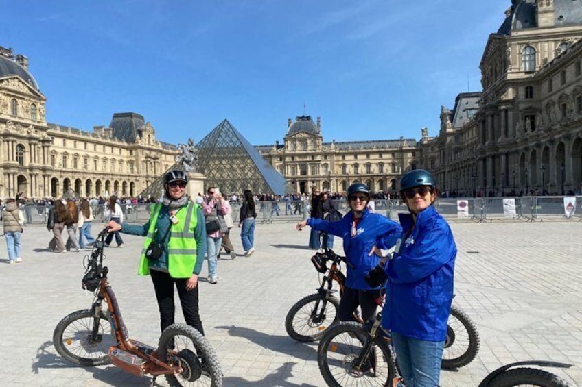 Guided tour of Paris by electric scooter. A fun and unique ride 2