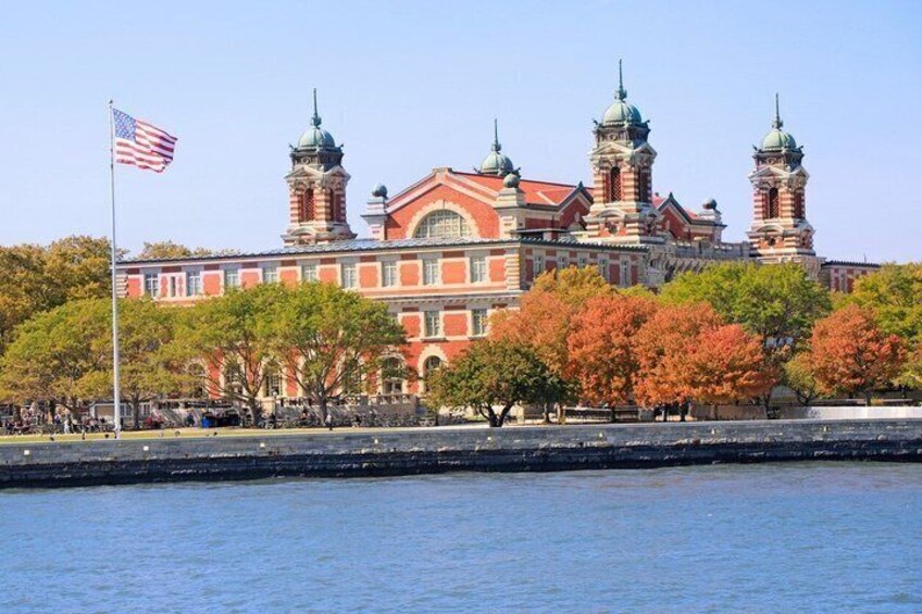 Statue of Liberty & Liberty Island Guided Tour with Ferry Tickets 3