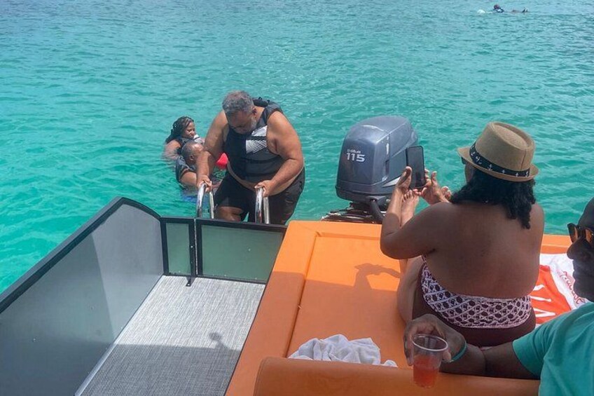 Aria’s Signature Private All-Inclusive Lunch Cruise by Oceanluxx 3