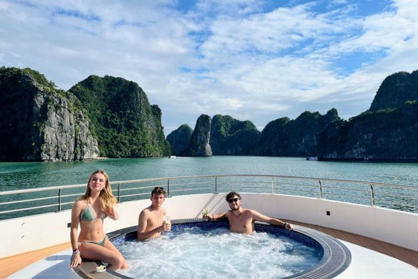 Lan Ha Bay Luxury Day Cruise with Kayaking and Biking 1