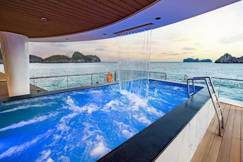 Lan Ha Bay Luxury Day Cruise with Kayaking and Biking 5