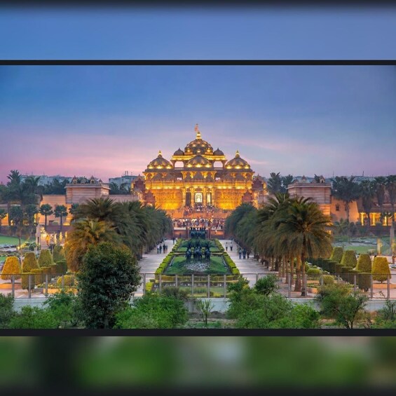 Delhi : Guided Akshardham temple tour with light show 1
