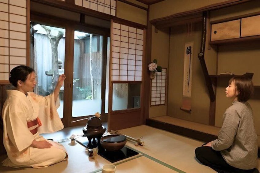 Kyoto Authentic Tea Ceremony In 100 Year old house - Share 2