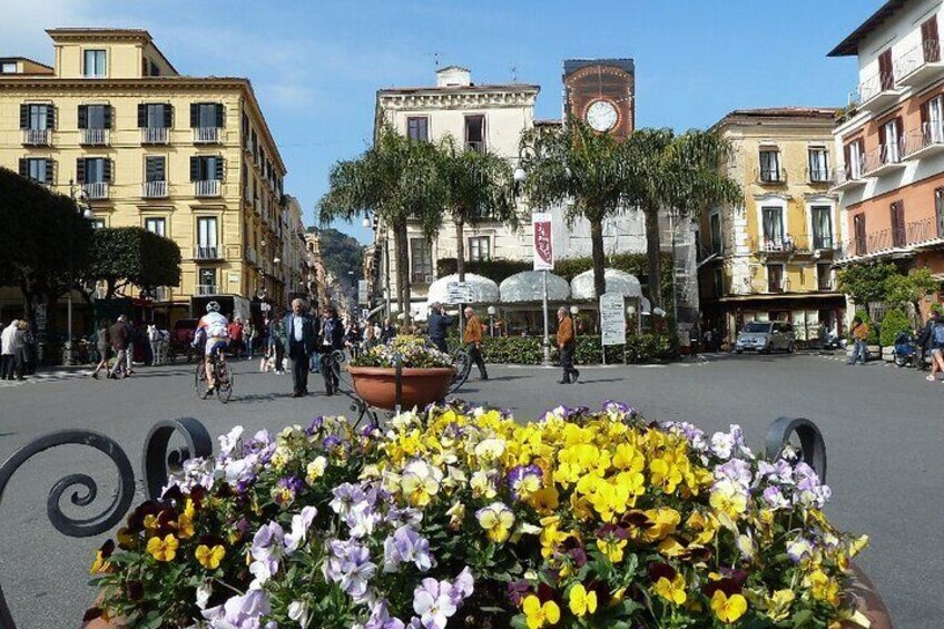 Sorrento Tour at Piazza Tasso Historic Center with Tasting 1