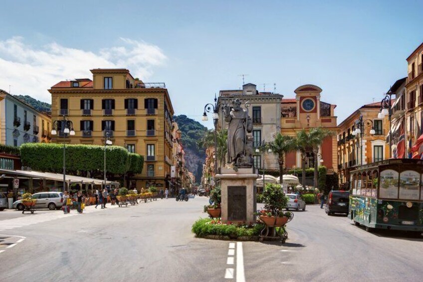 Sorrento Tour at Piazza Tasso Historic Center with Tasting 4