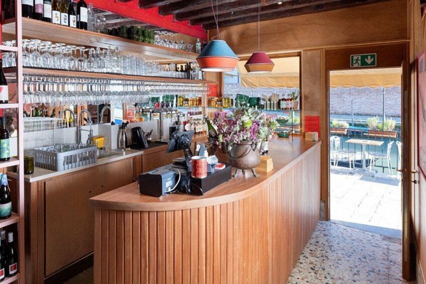 Luxury Natural Wine Tasting with Cicchetti Tapas in Venice 2