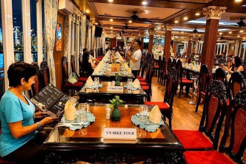 Dinner Cruise on Saigon River with Live Entertainment 5