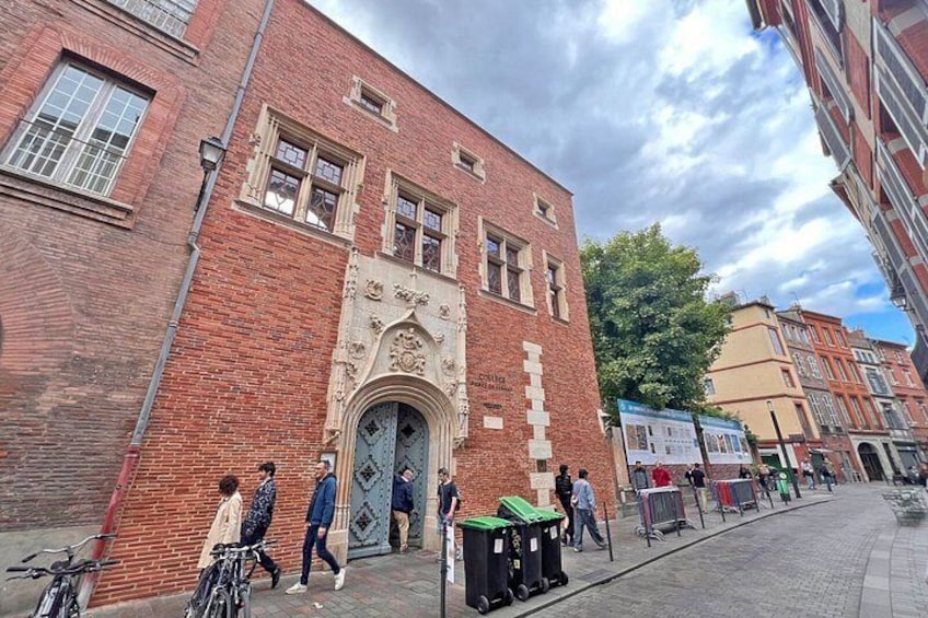 Toulouse: Private Walking Tour of Power, Religion & Trade 1