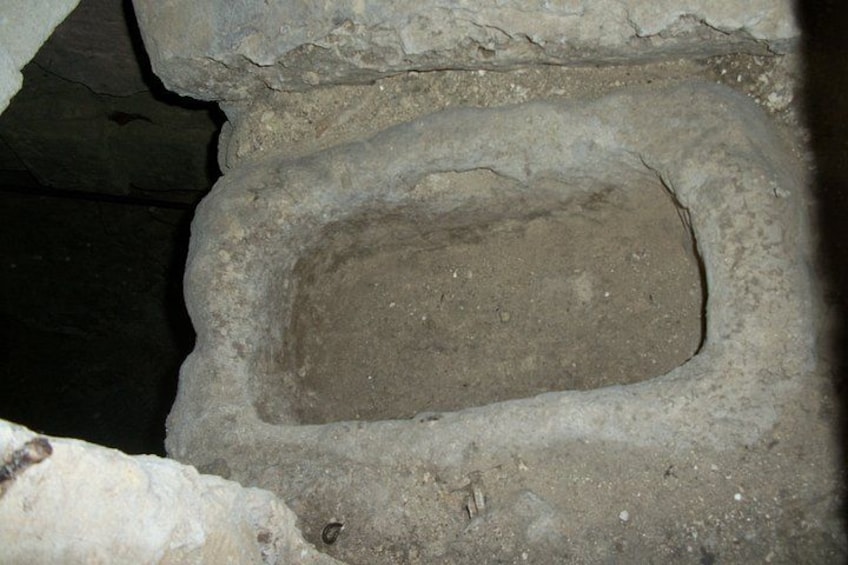 Lecce and Underground Walking Tour: with Tasting 4
