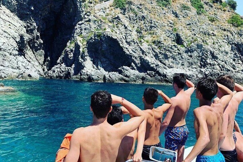 Group boat tour along the Costa degli Aranci with aperitif 3