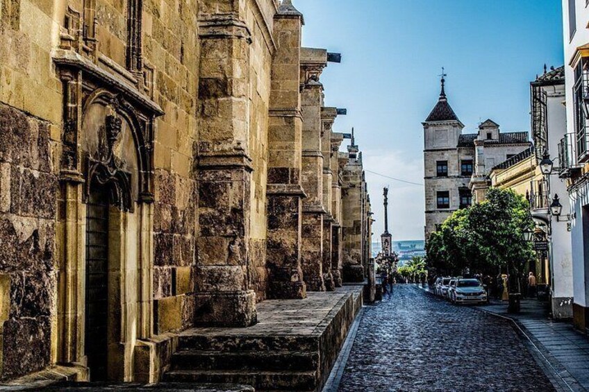 Cordoba Essentials: Roman Bridge Alcazar & Mosque Cathedral 5