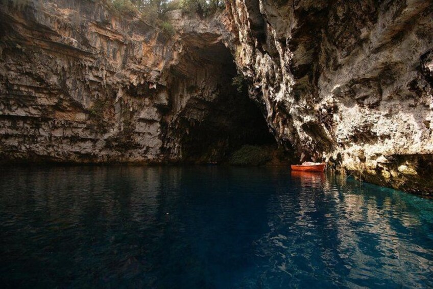 Melissani, Assos, Fiskardo & Myrtos Private Tour 2