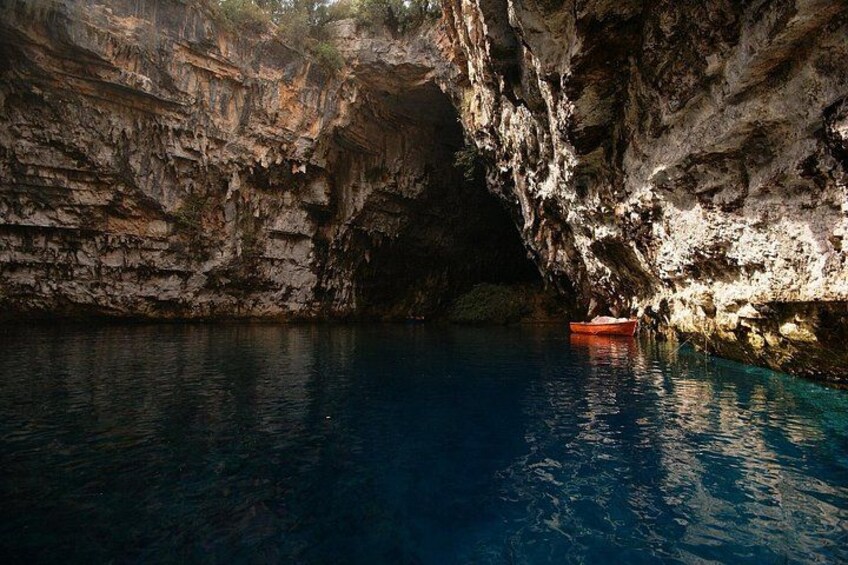 Melissani, Assos, Fiskardo & Myrtos Private Tour 2