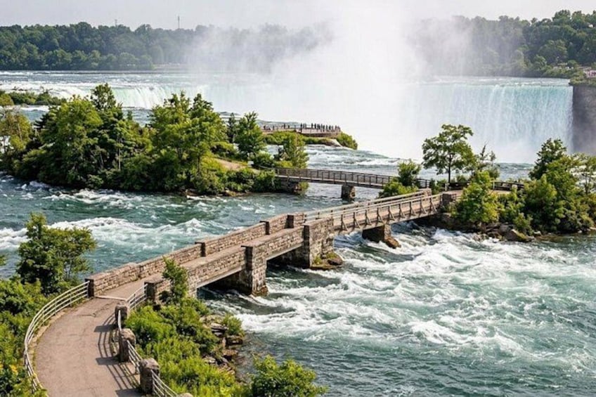 Discover Niagara Falls: A Self-Guided Tour 2
