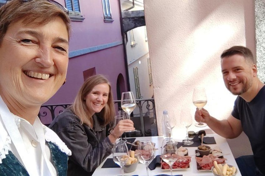 Varenna: guided Walking Tour with Wine & Food tasting 3