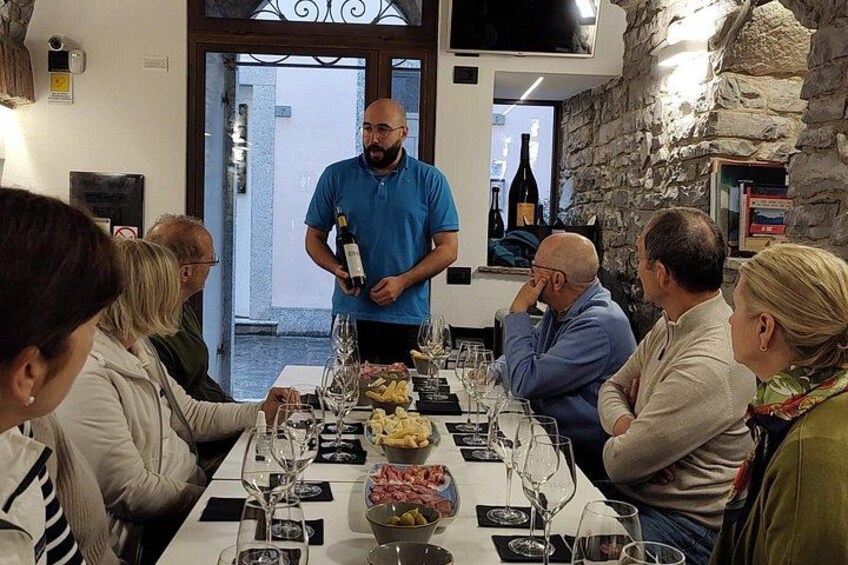 Varenna: guided Walking Tour with Wine & Food tasting 4
