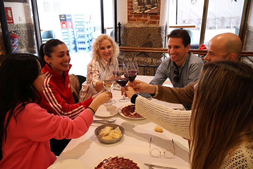 Madrid: Tapas & Wine Tour with Local Guide Small Group 1