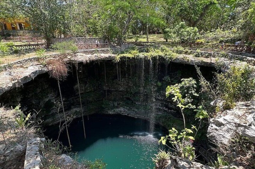 Chichen Itza Authentic Tour + Cenote swim + Buffet + Valladolid 4
