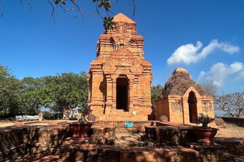 Phan Thiet Highlights: Ta Cu Mountain with Cable Car & Cham Tower 3