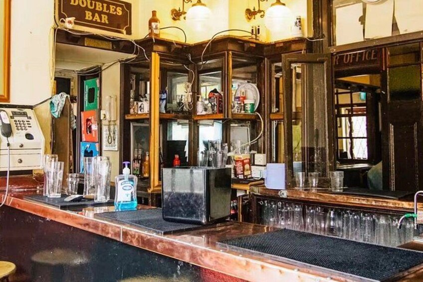 Liverpool Historic Pub Walk: Local Stories & Small Groups 3