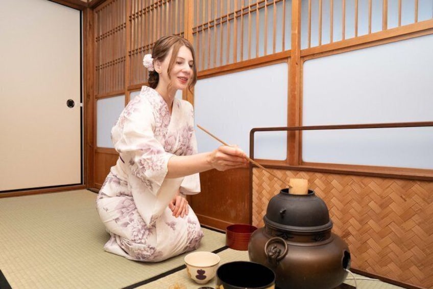 Kyo-Machiya Tea Room & Ikebana Experience near Fushimi Inari 1