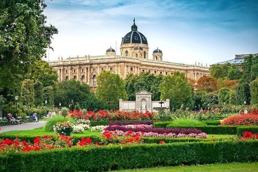 Vienna Gardens City Tour Including Belvedere Palace 2