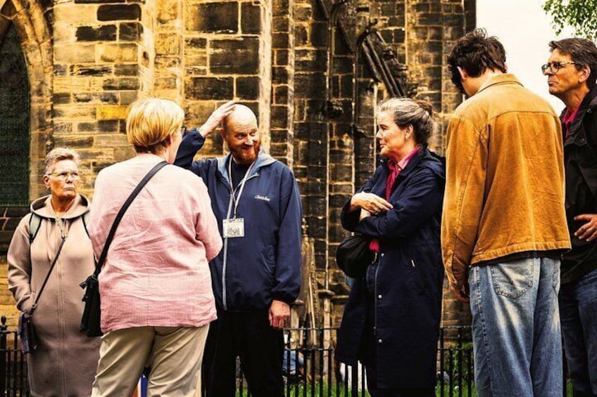 History of Glasgow Walking Tour With A Comedian 4