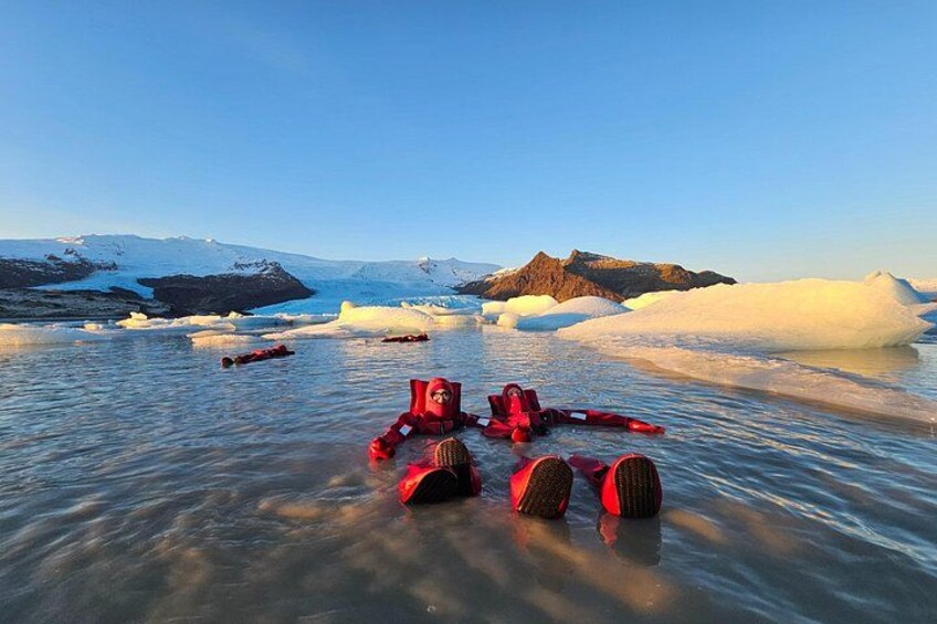 Floating around Fjallsárlón glacier lagoon 3
