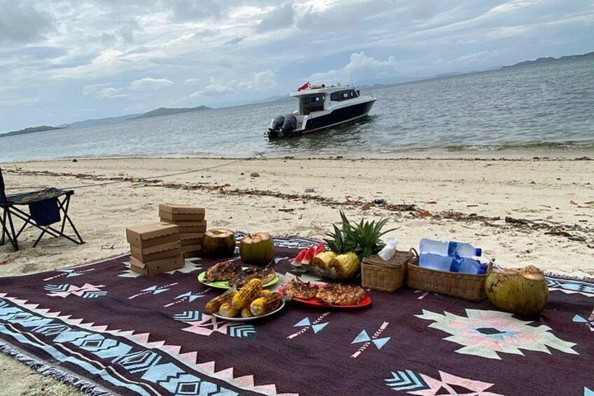 Private Komodo Speedboat Day Trip with Sunset & Beach BBQ Add-Ons 3