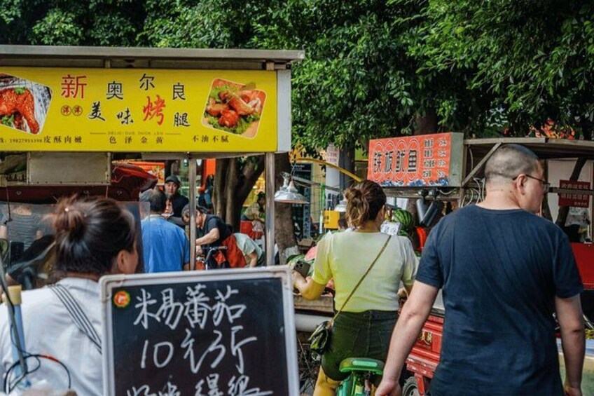 Free Walking Tour in Chengdu, Experience the city like a Local 1