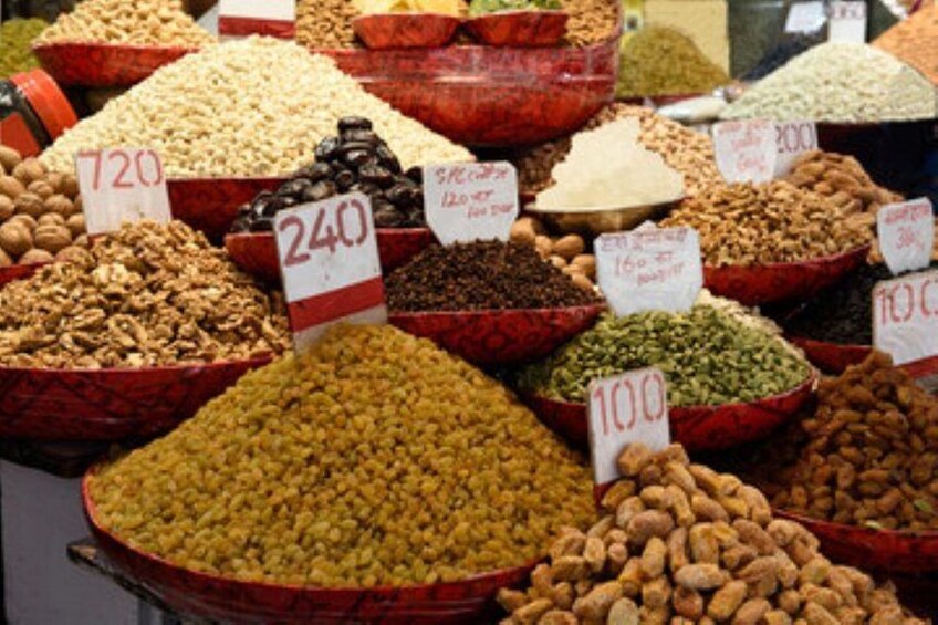 Private Customized Delhi Shopping Tour with Female Expert 2