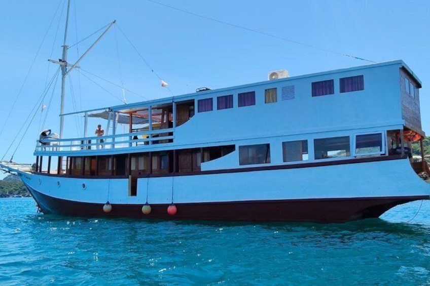 Komodo Island Open Trip 2 Days 1 Night (Shared Cabin Option) 4