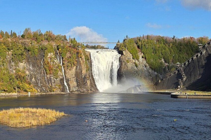 Private tour of the Montmorency Falls of 2h e-SUV 7 places 2